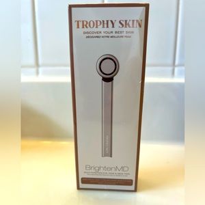 Trophy Skin Brighten MD NIB